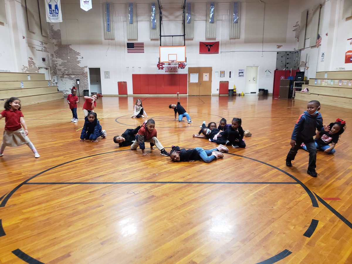 KINDER @ Bray learning to play 1-2-3 Red Light! And we had so much fun!