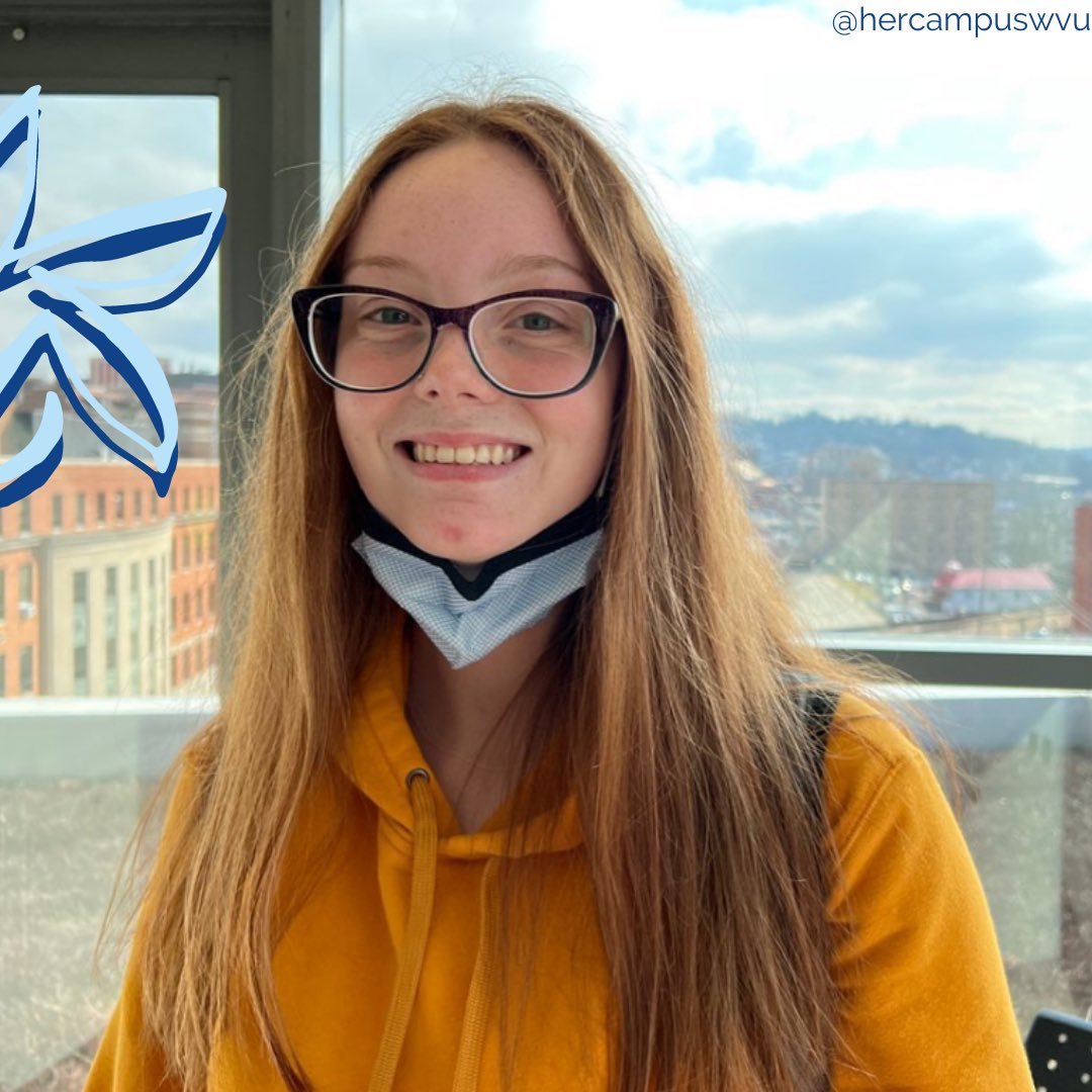 Smiling because it’s almost the weekend 🙌🏻what are your weekend plans? 💫