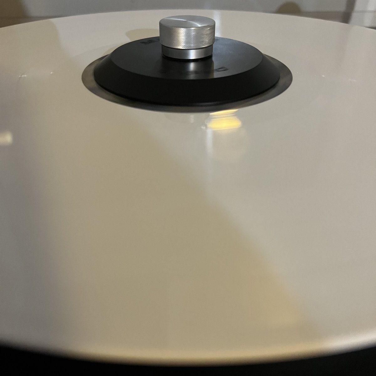jussiertio's tweet photo. RIP, Mark ✨ 

🎶"Signifying the end I saw upon a wall / A crack where the world came in"🎵

Not Waving &amp; Dark Mark – Downwelling 

#NowSpinning #NotWaving @NOTWAVINGG #MarkLanegan @marklanegan #vinylrecords https://t.co/gOU3GqAYO4