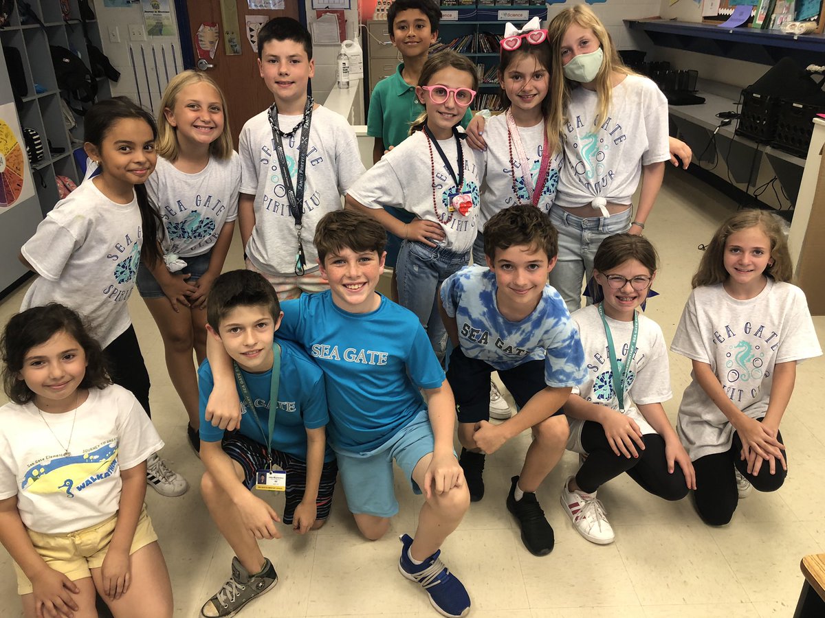 MrsSorber's tweet photo. We love Seagate, yes we do! 
We love Seagate, how ‘bout you?! 
@SeaGateES @KatieCarney317 https://t.co/08K1yQUi77