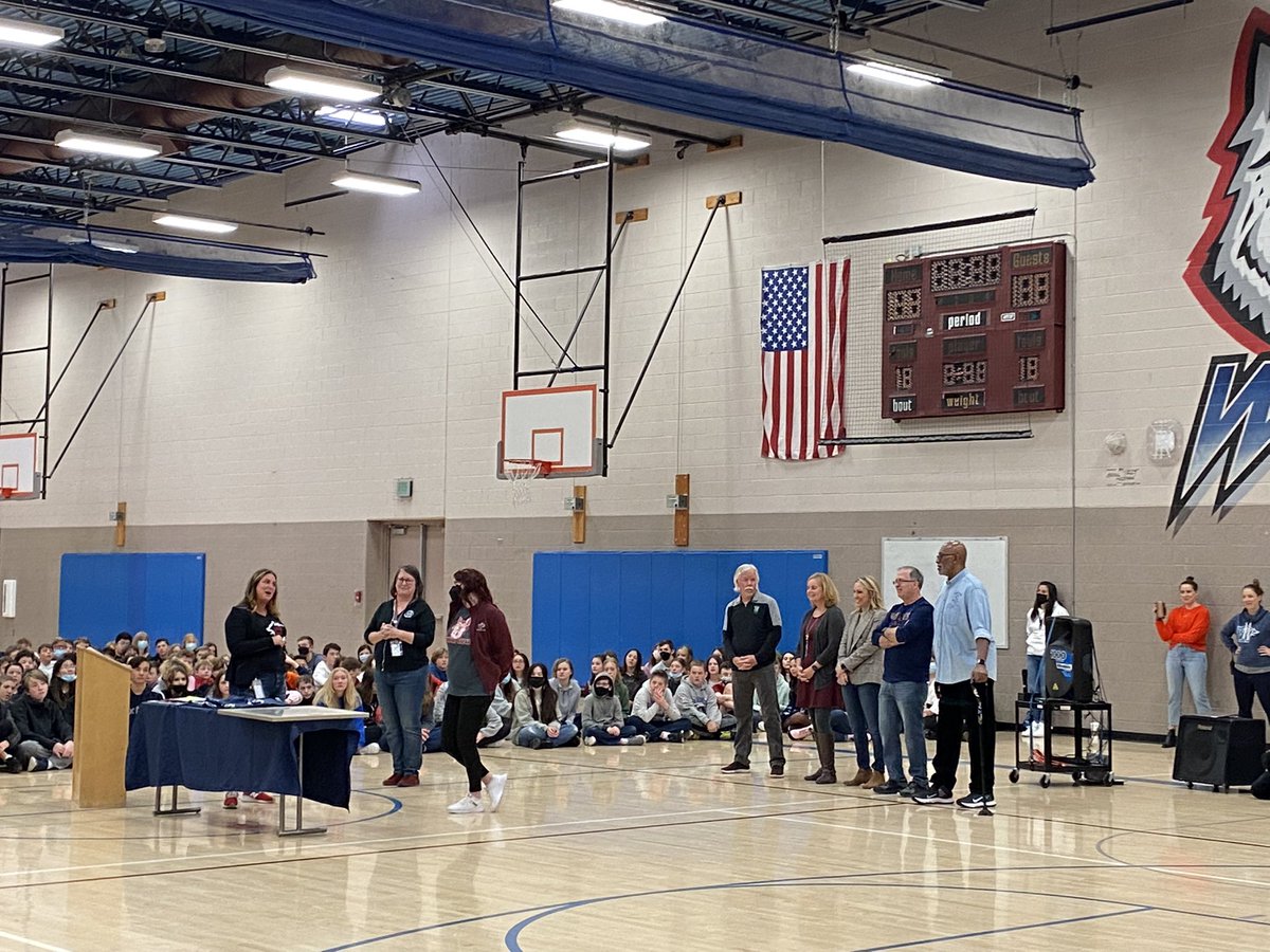 GordonRVMS's tweet image. 25th Anniversary @RanchViewMS ! 🎉 Complete with a celebration of amazing students and staff (past and present), a sneak peek of Legally Blonde, and a great performance by the choir. #ranchviewproud
