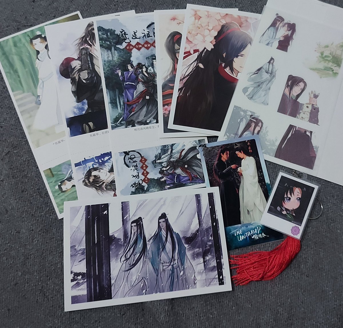 stuckinmxtx's tweet photo. GIVEAWAY EM COMEMORAÇÃO A MDZS NA NEWPOP ❤💥

- 6 cartões postais diversos de MDZS.
- 5 adesivos diversos dos wangxian. 
- 1 card dos wangxian em The Untamed.
- 1 chaveiro do Wei Wuxian versão chibi. https://t.co/5ltfk7Uyi2
