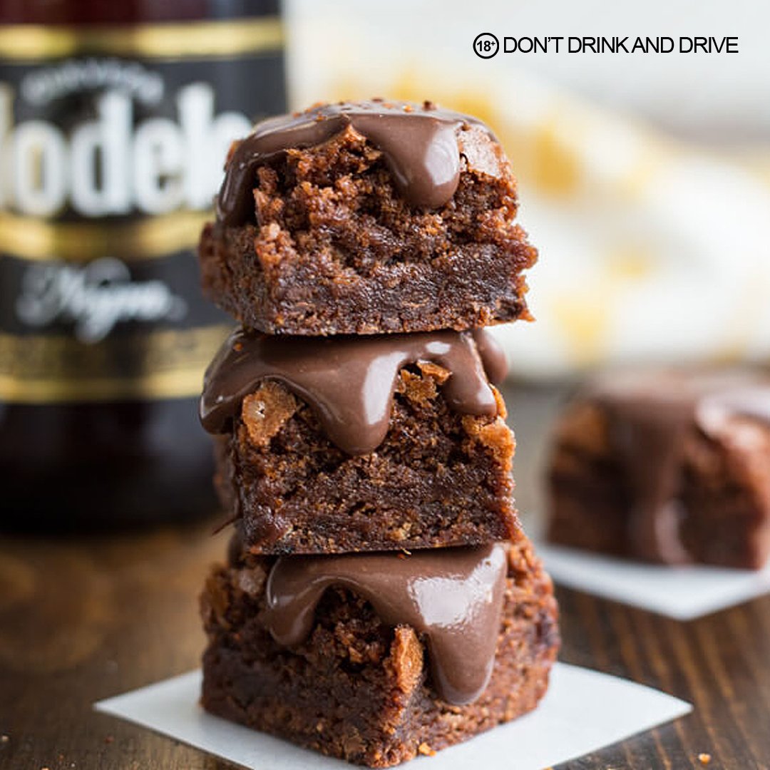 ModeloBeerTT's tweet photo. Our fans will agree that there’s no other beer that works with dessert quite like Modelo Negra. 🍰🧁🍫🍩🍪
Whatever the type or the flavour, Modelo has you covered!
#ModeloBeerTT #Dessert #Cake #Icecream #Chocolate #ModeloNegra https://t.co/4OhvS2sp8k