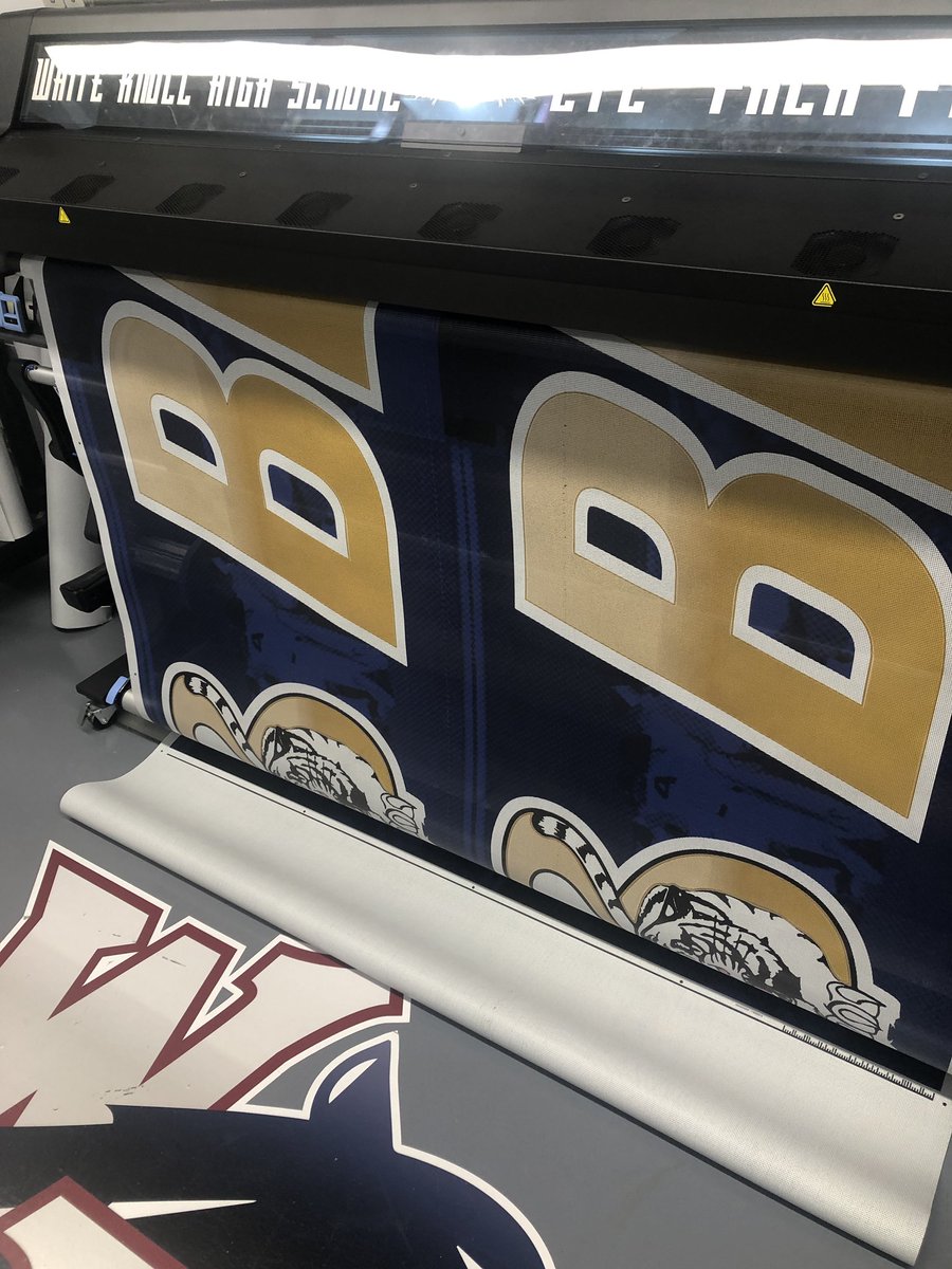 WKPackPrinting's tweet photo. It has been a rough week in the shop!  But finally after delays we are printing mesh screen banners!  Senior banners and other things out the door this week! @WKPackPrinting https://t.co/Utquk2c0ES