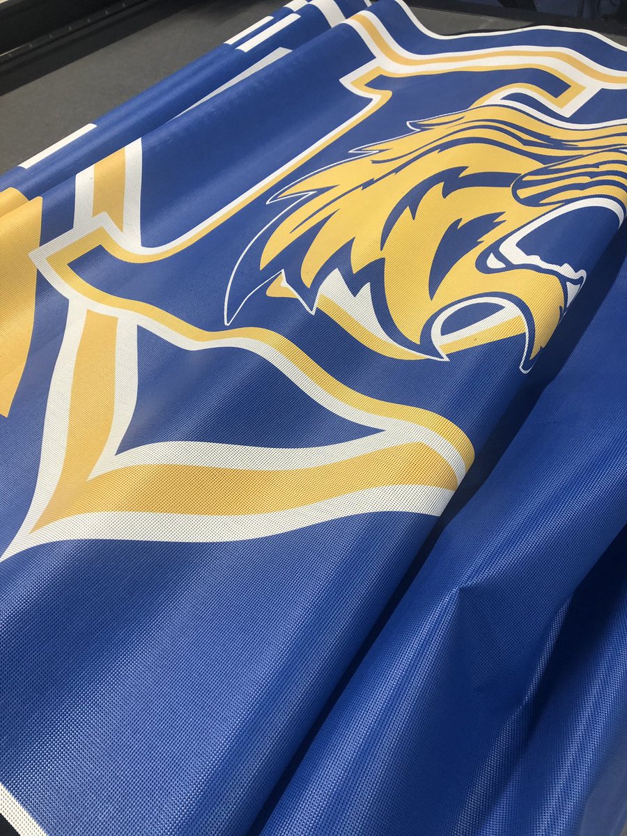 WKPackPrinting's tweet photo. It has been a rough week in the shop!  But finally after delays we are printing mesh screen banners!  Senior banners and other things out the door this week! @WKPackPrinting https://t.co/Utquk2c0ES