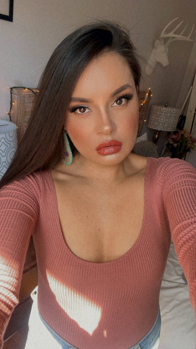 ShaunaBaker's tweet image. Congrats to Kazee for winning my #Destiny2WitchQueen game giveaway! I'm doing a daytime stream, I'm live now. #nativestreamer #nativegamer twitch.tv/shaunabaker