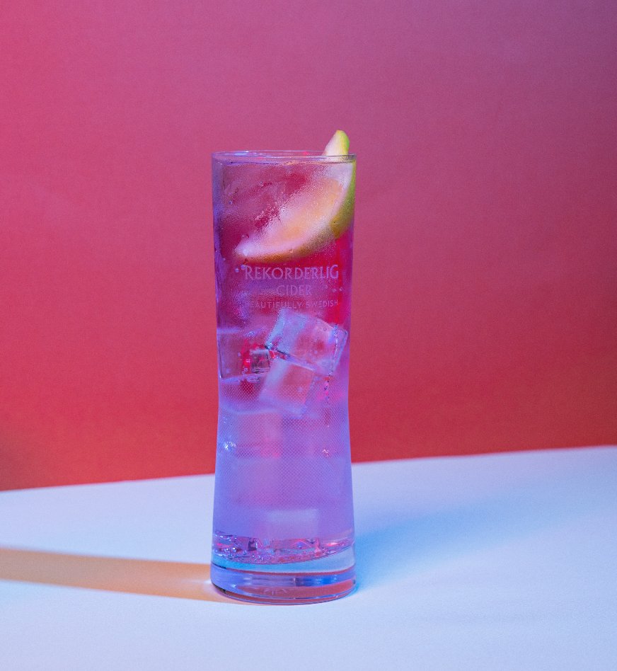Ahh, it’s Friday and an ice-cold drink is calling your name. Pour a Perfect Serve - lots of ice, your favorite #RekorderligCider and lime to garnish.

#lowcalories #lowsugar #lowcarbs #glutenfree #veganfriendly