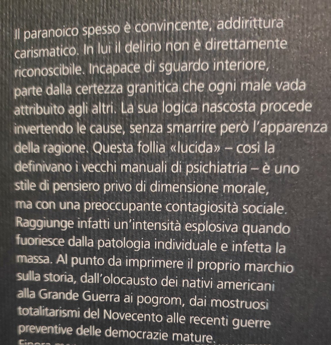 GennaroCatone's tweet photo. Ancora un altra volta l aggressione reale e stata spiegata come difesa dall' aggressione in fantasia attribuita ad altri. Condivido la copertina del libro di zoja #propagandalive #RussiaUkraineWar https://t.co/dcq4FRyh7N