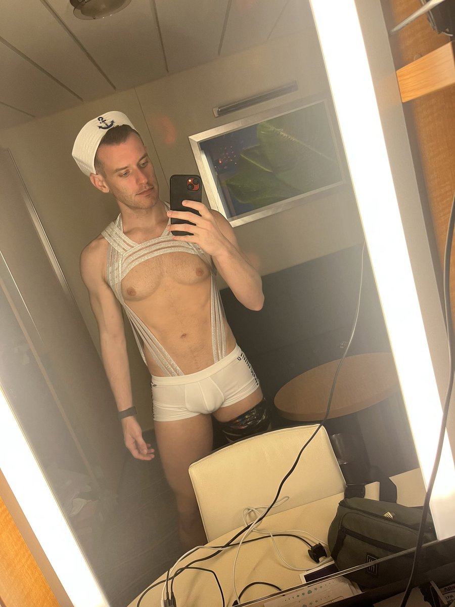 Zaddy_Matty's tweet photo. Which outfit do you think is better? 

🤍🖤 https://t.co/jNbmVicgBA
