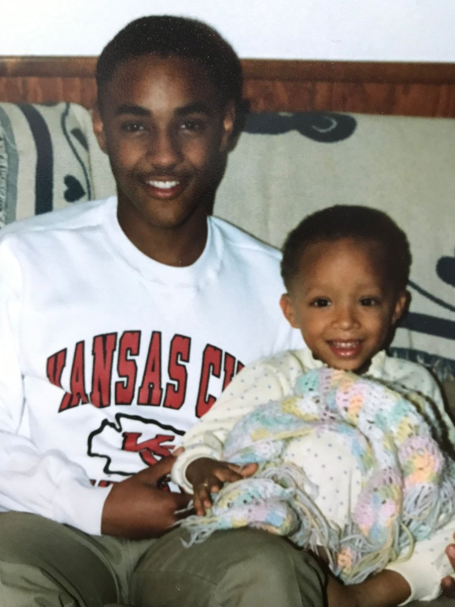 DJMartyMcFly515's tweet photo. Bringing it back to the 90's with this picture of me and my brother Billy 3 with KC on the sweatshirt.
#KCfan
#brothers https://t.co/dvf9ofDDPy