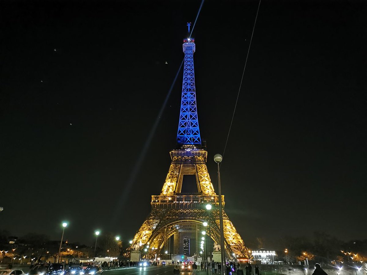 Eiffel Tower lit in the colors of Ukraine in solidarity amid Russia's invasion. 

#UkraineUnderAttack #StandWithUkriane