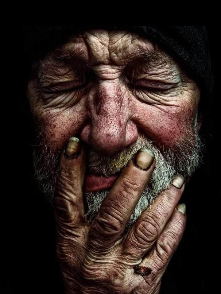 Anarrogantman's tweet photo. "لا سامحهم الله ولا عفا عنهم، أولئك الذين مروا وضروا وتركوا فينا ندوبا شوّهت كل شيء جميل ��داخلنا." https://t.co/lSYdgspUdB