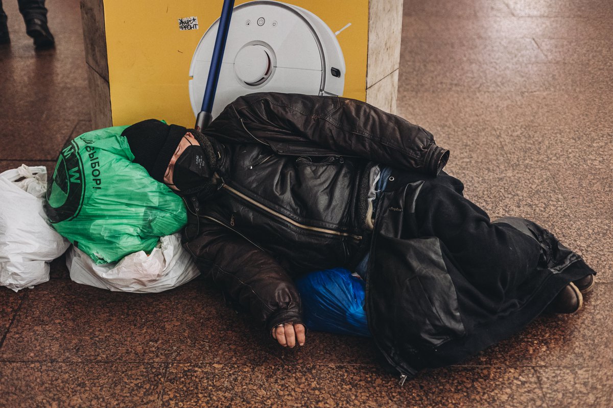 dherreraphoto's tweet photo. La vida bajo tierra en #Kiev (#Ucrania) tras el ataque de #Rusia. ©Fotografías con derechos reservados. https://t.co/5UdFEDwtTI