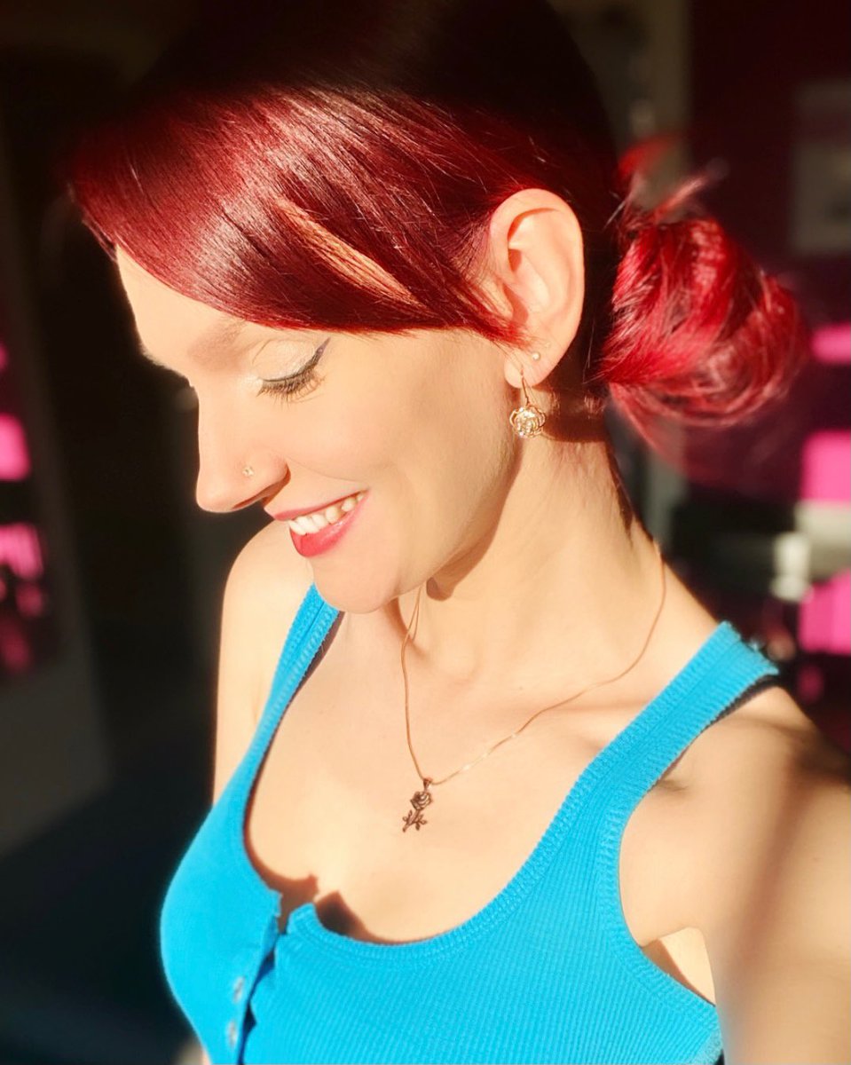 minjas_official's tweet photo. Um meiner heutigen Stimmung etwas entgegen zu wirken, lade ich mal ein Foto von der Zeit hoch, in der es mir richtig gut ging. Vielleicht hilfst ja ein wenig. 😊☀️

#happy #smile #gutelaune #goodvibes #goodmood #lächeln #lachen #redhair #redhead #minjas https://t.co/rZPEBauDnQ