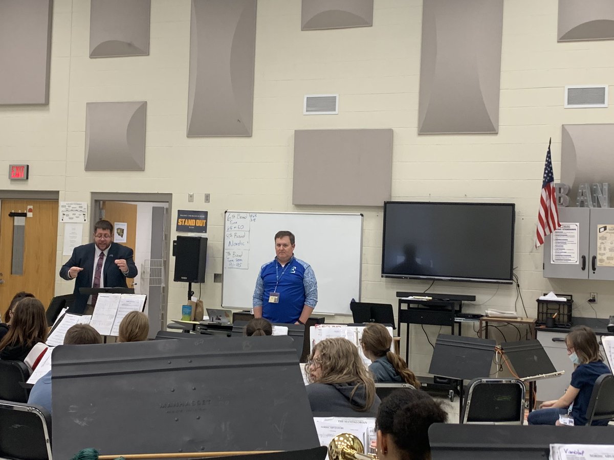 BandsJess's tweet photo. We were very fortunate today to have Dr. DuWayne Dale from Morehead State University come to rehearsal for not just the High School Concert Band, but for our @ejmsjaguarband 8th Grade Concert band

Immense improvement was made on our music thanks to his excellent feedback! https://t.co/lexguijz92