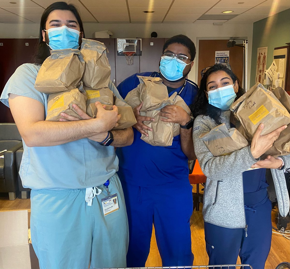 JamiePadmore's tweet photo. #ThankAResidentDay And at #MedStarHealth we have the best of the best. So proud of each and every one of you. And honored to have even a small part in your journey as a leader in medicine. #MedEd #MedStarGME #Georgetown #GeorgetownMed https://t.co/zZiWopF3E3