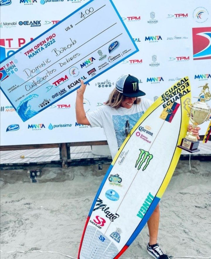 miguelvallejom's tweet photo. 🏄🏻♀️🏄♂️🇪🇨🥇
@mimi_barona y #AlexSuarez
de Montañita,
se quedaron con el primer lugar de la categoría open de la primera fecha del circuito nacional de Surf, que se desarrolló entre el miércoles y viernes en la playa el Murciélago en #Manta.
.
Informe gracias a 🏖️🌅 @NativaBambuEC https://t.co/kBpZlfWKie