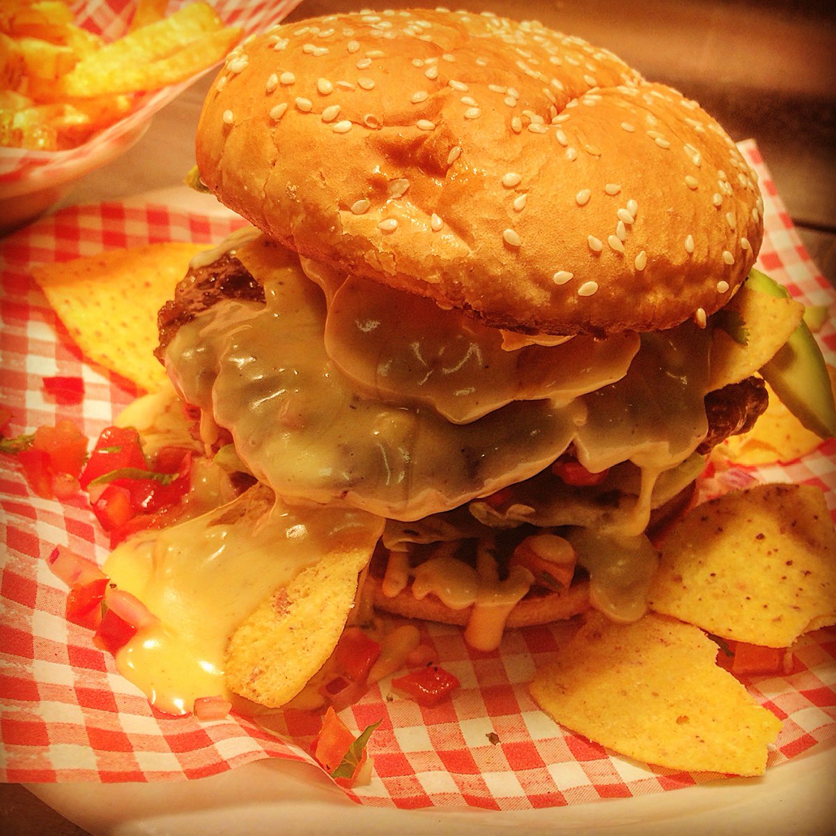 Little Red Rooster tweet media