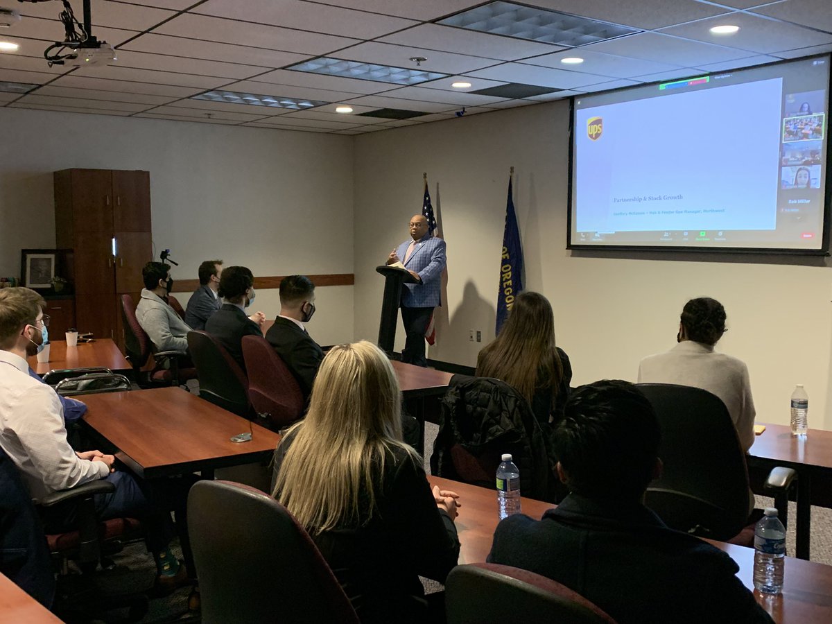 WATOM_UPS's tweet photo. @gditto3 NW Transportation Ops Manager Geoffery Mckenzie, talking Partnership during New member MIP Luncheon.  “The future is bright” @heIIrazor https://t.co/fvIYQUo3vS