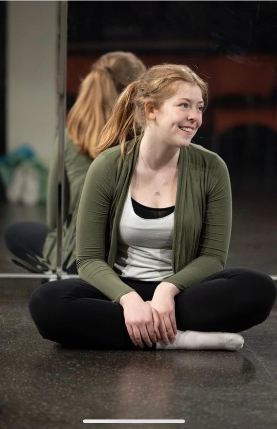 leehark's tweet photo. There is NOTHING better than seeing our alums achieving their dreams! Behold, the amazing Sassos! Georgia '21 in Stanford Theater Lab's Circle Mirror Transformation, and Caroline '20 as Rosalind in Stanford Shakespeare Company's As You Like It.

@Greenhill_Arts @alumnigreenhill https://t.co/hza69JHzVv