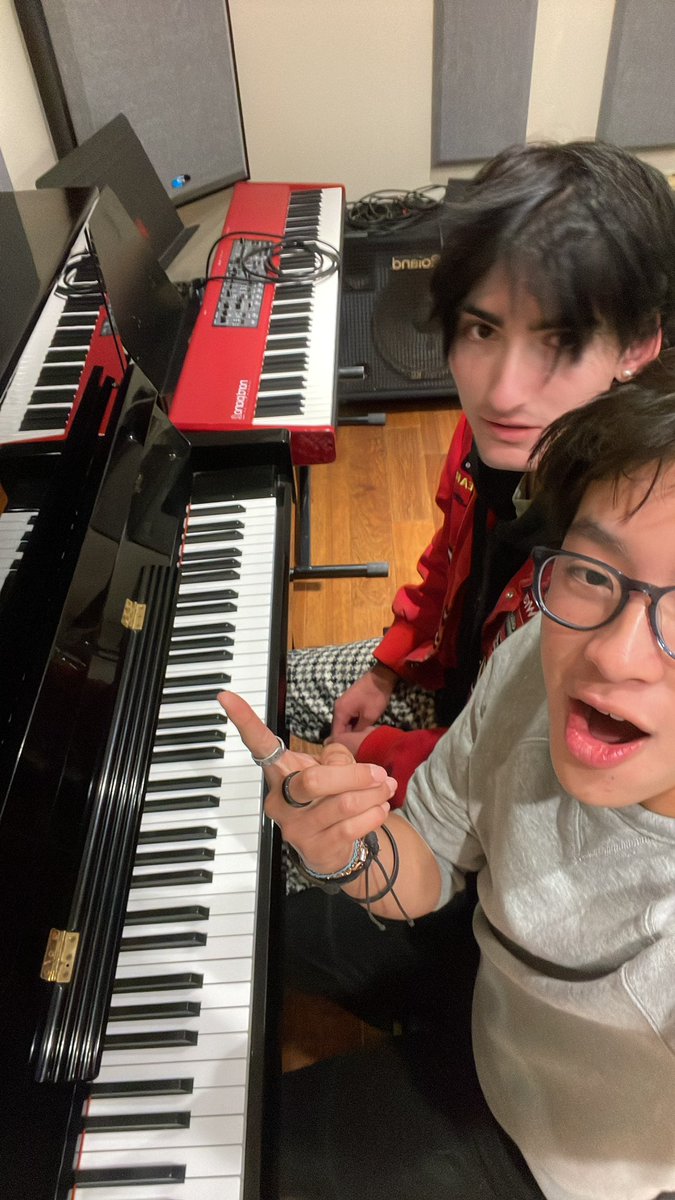 FussDawson's tweet photo. Rock band vibez https://t.co/J5A30f2Twt