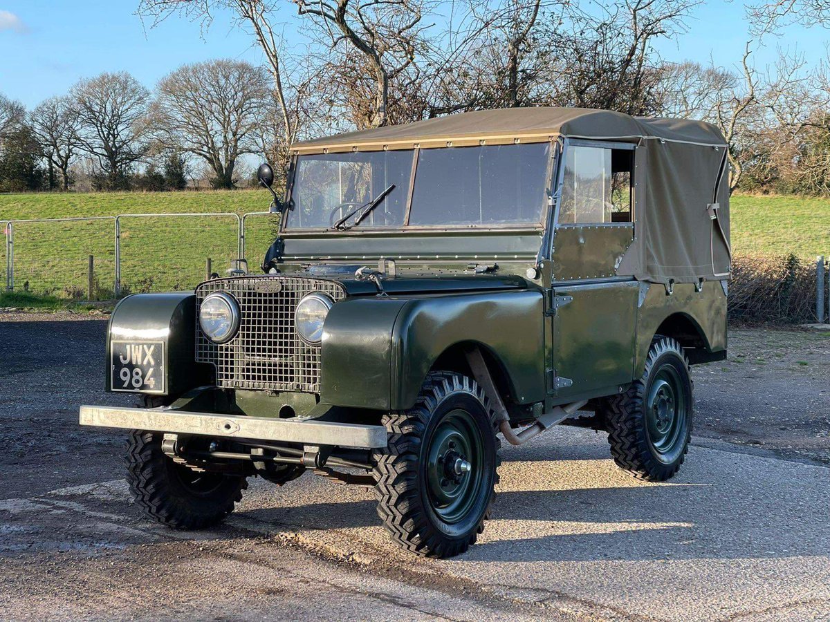 MotorbikeFactor's tweet photo. A FANTASTIC Land Rover Series 1 80” Full Nut and Bolt restoration 1950 Stunning and has to be of the coolest things ever made #land rover call for details 07836388489#motorbikefactory https://t.co/ihxBg8jDYO