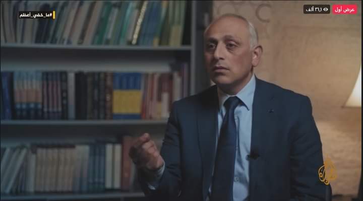 emadbakeet's tweet photo. محامي قتلة #نزار_بنات الأيوبي المفروض يآخد شخصية العام ، 
مش سهل تكون كلب وتقدر تقنع الناس انك انسان .

#ما_خفي_اعظم https://t.co/ToiINd39ND