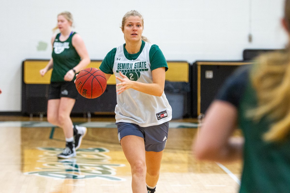 BSUBeaversWBB's tweet photo. Final time on the BSU Gym floor before the Pentagon

#BeaverTerritory | #BothFeetIn https://t.co/JcDMt3z2jb