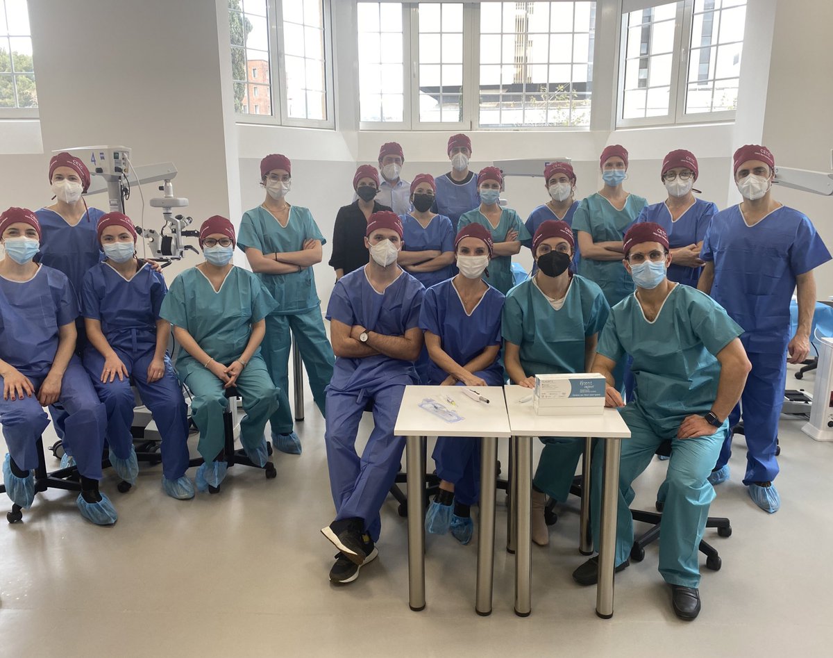 MartaPazosMD's tweet photo. I curso de Iniciación a la cirugía de #glaucoma 👁 con microbypass trabecular iStent Inject W. Gracias a tod@s por vuestra gran participación y a @GlaukosCorp por hacerlo posible ☺️ #teachingglaucoma #microrec #glaucomasurgery #bestteamever #teamwork #MIGS @ClinicITraininC https://t.co/EY4wZWNVhi