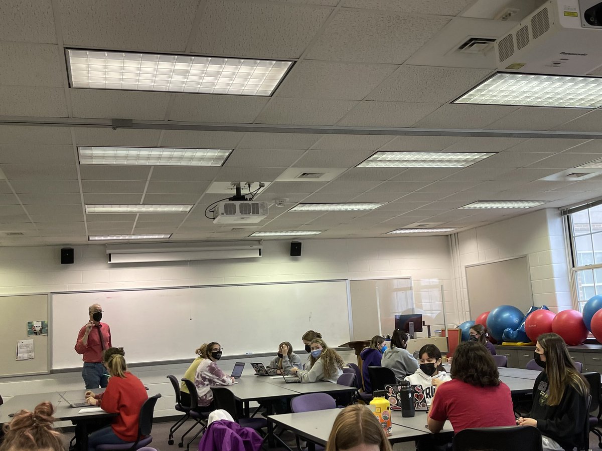 zoefloyd22's tweet photo. In class, we shared common themes that POC and specific genders face when carrying out simple tasks. I was surprised by how often they are discriminated against and the everyday tasks I do that I take for granted. #EDUC200 #04Sp22 https://t.co/nRcOaeVdOz