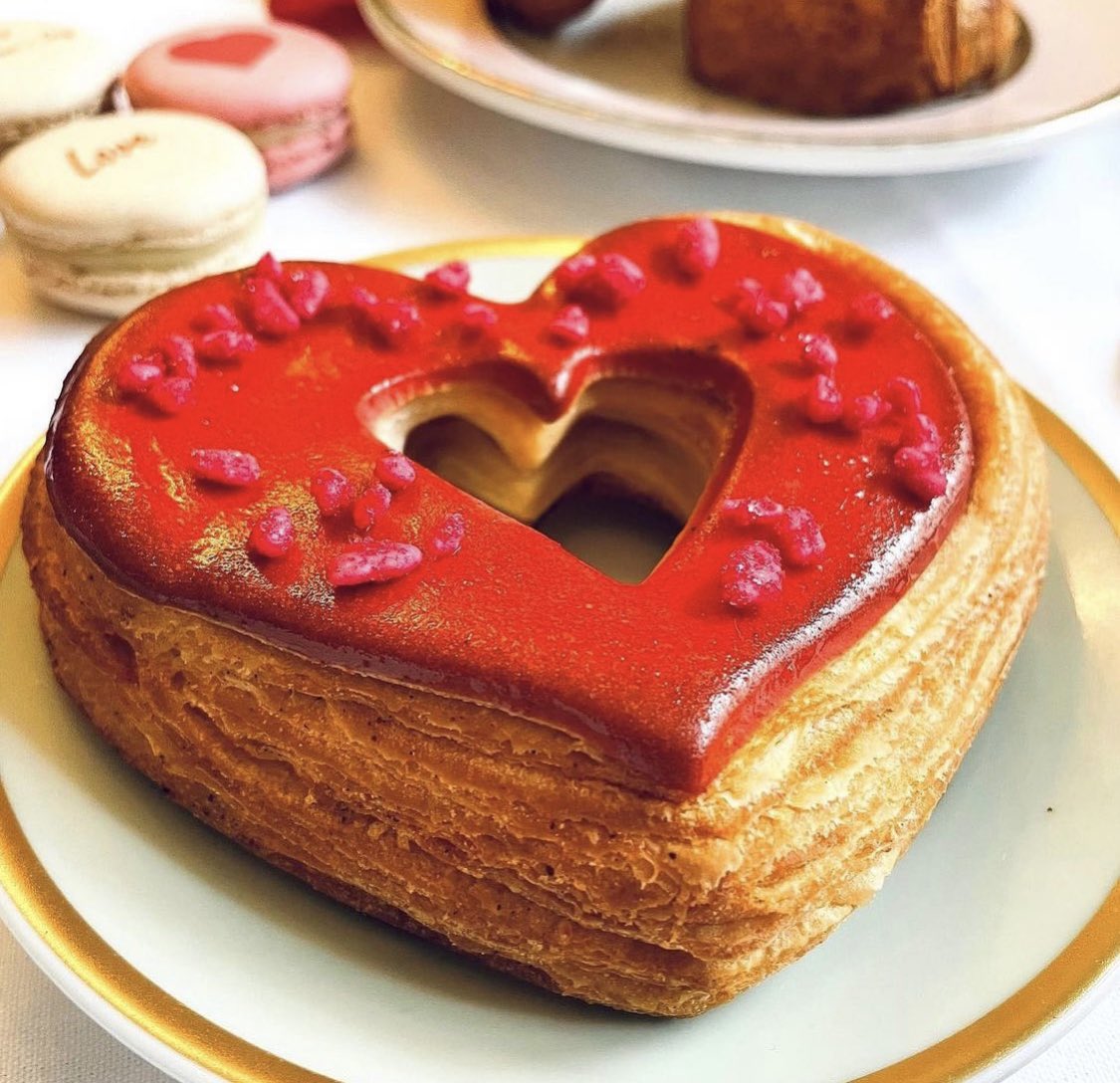 evolving_vegan's tweet photo. If this croissant was an emoji 🥰🥰🥰 https://t.co/hvAsySPhss