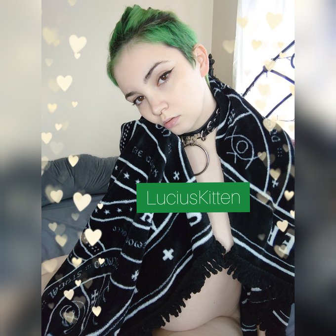 Don't you want to see what's underneath?🥰 https://t.co/eQor3vgytM