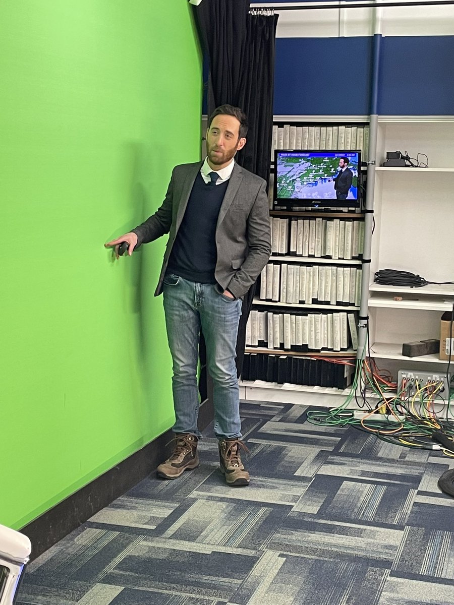 ChrisCostaTV's tweet photo. This is the fit for forecasting #snow in #maine when you may be asked to go report live @thatnewslife @KeithCarson @newscentermaine #meex #ncmwx https://t.co/L02aX1xKHm