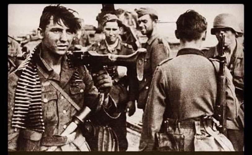 Angheliqha's tweet photo. “La guerra es un lugar donde jóvenes que no se conocen y no se odian se matan entre sí, por la decisión de viejos que se conocen y se odian, pero no se matan”.

 Erich Hartman https://t.co/rQQY5H3SDi