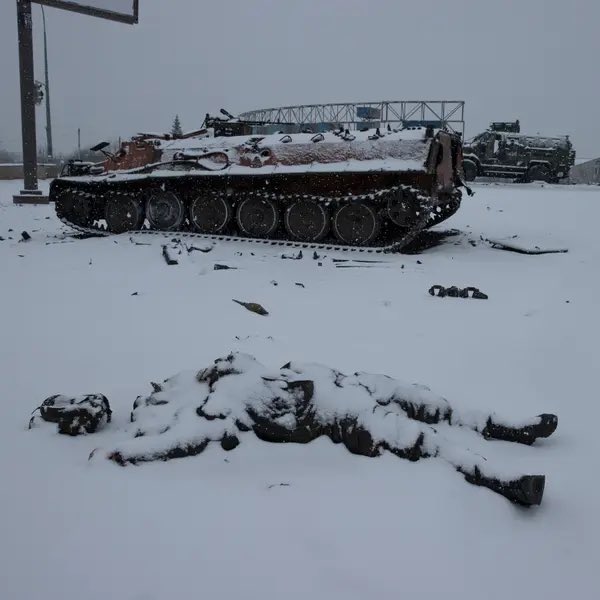 Dulce et decorum est… According to NYT “The body of a Russian soldier lay next to a Russian vehicle, in Kharkiv, Ukraine, on Friday”.