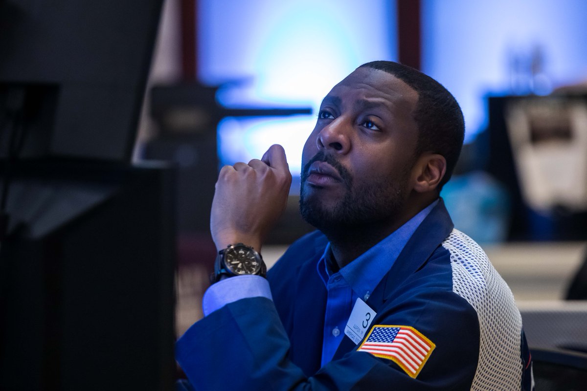 NYSE's tweet photo. Markets moves 📉📈 Stocks rallied from steep declines in early sessions yesterday with the S&amp;P 500 closing up 2.2% higher today. #FridaysFromTheFloor #NYSECommunity 🏛 https://t.co/30XTjntphI