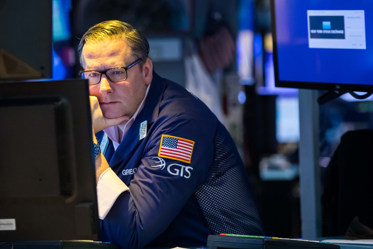 NYSE's tweet photo. Markets moves 📉📈 Stocks rallied from steep declines in early sessions yesterday with the S&amp;P 500 closing up 2.2% higher today. #FridaysFromTheFloor #NYSECommunity 🏛 https://t.co/30XTjntphI