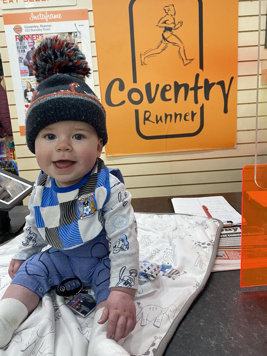 binkybunny7's tweet photo. Next customer please!! Cute new staff member started today @covrunner #HappyBoy #HelloOscar 👶🏻👋🏻🧡😂 https://t.co/0fMdPBIKTw