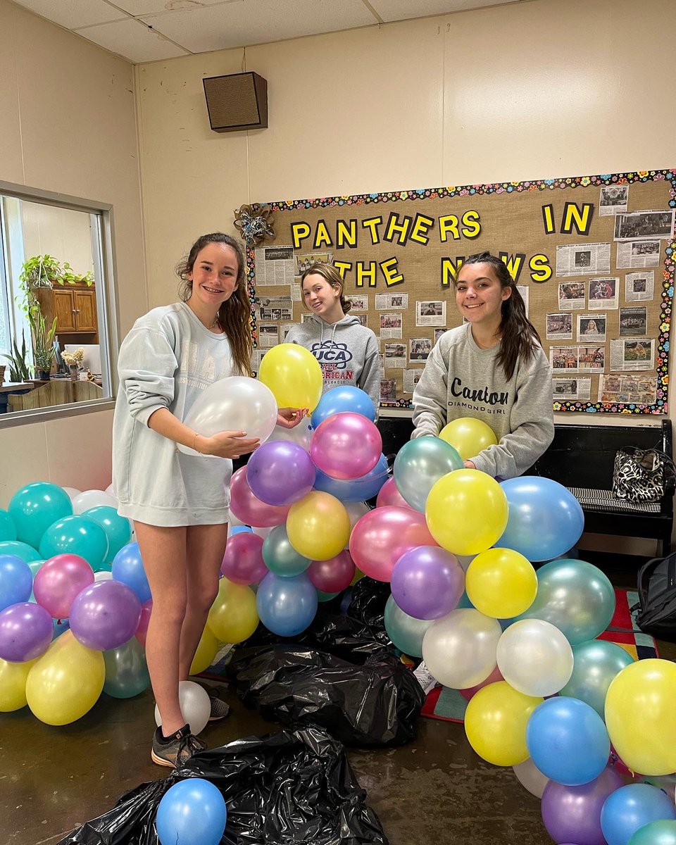 CantonAcademy's tweet photo. Junior high cheer is working hard to set up for tonight’s Daddy-Daughter Dance. We can’t wait to see our Panther princesses and their knights in shining armor! 💕#caforever🖤💛🐾 https://t.co/0OOaAAcorq
