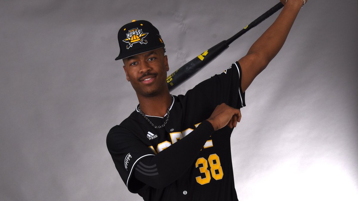 T3 | Ryan Glass with a HUGE double to center field to drive in 2 and the Norse are up!!!🔥

NKU 3-2

#NorseUp