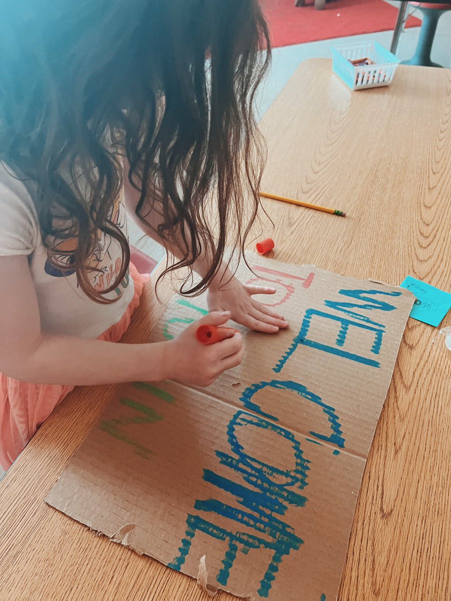 MeganPeschke's tweet photo. @MrazKristine we were thinking outside of the “BOX!” 📦 room 121 made a CARDBOARD CITY! #purposefulplay #PlayMatters #playtolearn #Kindergarten https://t.co/UnC9p6dNuY