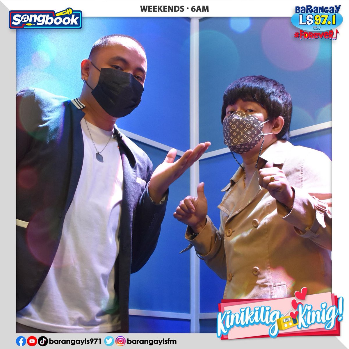 Sino ng kakanta? samahan na si Janna Chu Chu at Papa Ding ngayon Sabado sa #Songbook! Hanap. Reserve. Enjoy! 

1. Click mo ito para magHANAP ng kanta: ➡ bit.ly/BarangayLSsong…
2. I-comment mo and number at title para magpa-RESERVE

Listen LIVE: bit.ly/BarangayLS971L…
