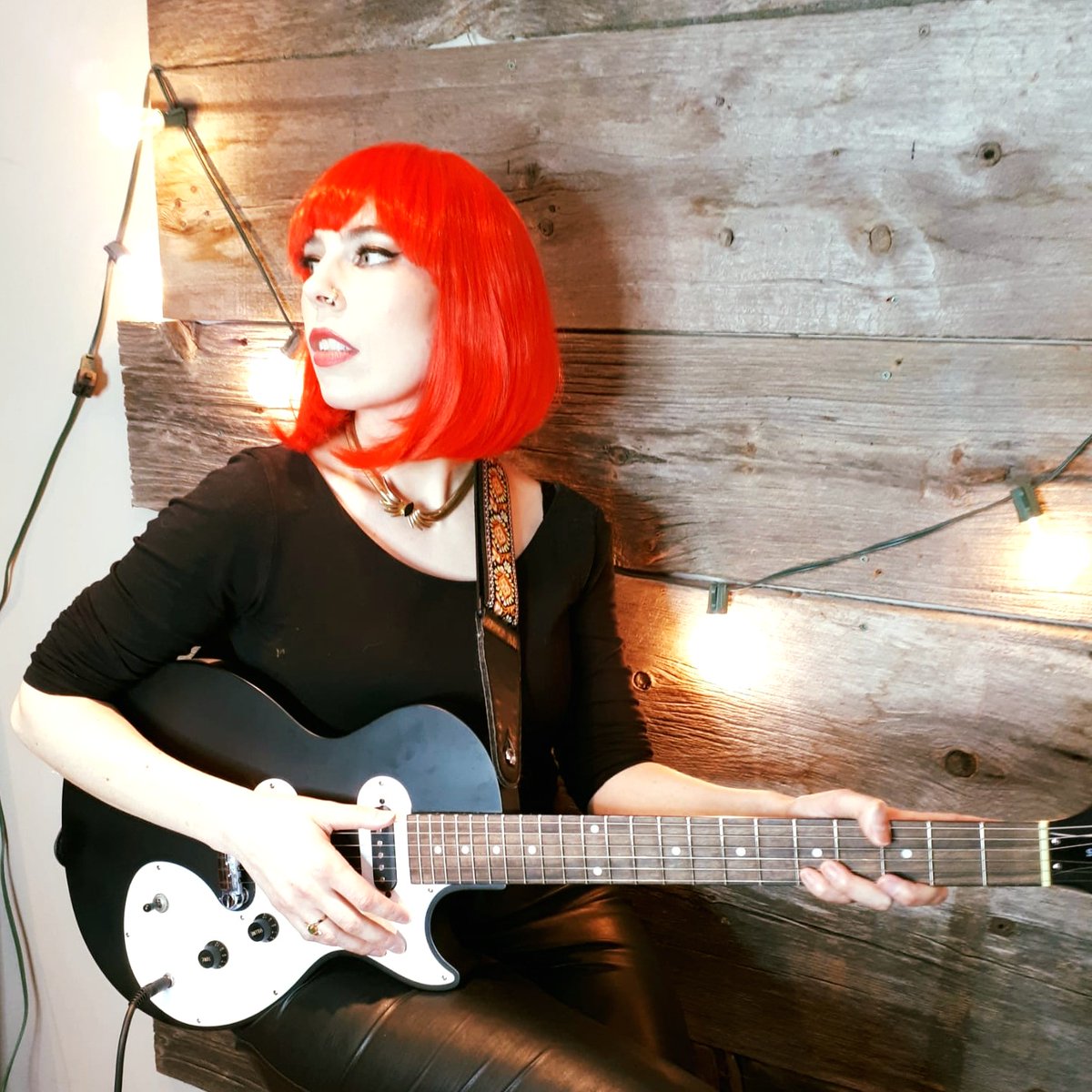 Have a great weekend, friends! 🎸😘🤗