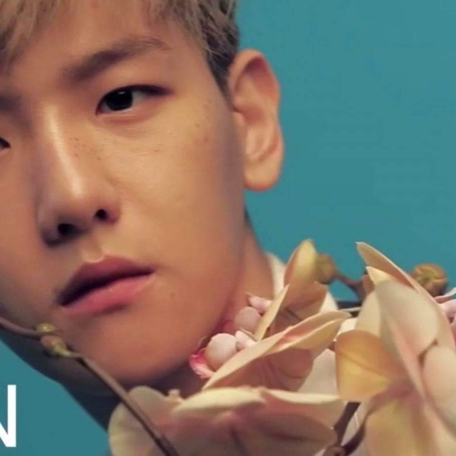 Baekhyun3000_'s tweet photo. ▪︎HERMOSO AL NATURAL 🤍😍

El concepto de estas fotos al natural con esas pecas, lo hace lucir hermoso y joven 🤍 resalta sus hermosas facciones!

#BAEKHYUN #백현 #EXO #Baekhyun_bambi 
𝓘𝓬𝓮 𝓺𝓾𝓮𝓮𝓷 👑 https://t.co/ygcSQorlLt