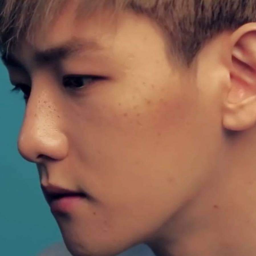 Baekhyun3000_'s tweet photo. ▪︎HERMOSO AL NATURAL 🤍😍

El concepto de estas fotos al natural con esas pecas, lo hace lucir hermoso y joven 🤍 resalta sus hermosas facciones!

#BAEKHYUN #백현 #EXO #Baekhyun_bambi 
𝓘𝓬𝓮 𝓺𝓾𝓮𝓮𝓷 👑 https://t.co/ygcSQorlLt