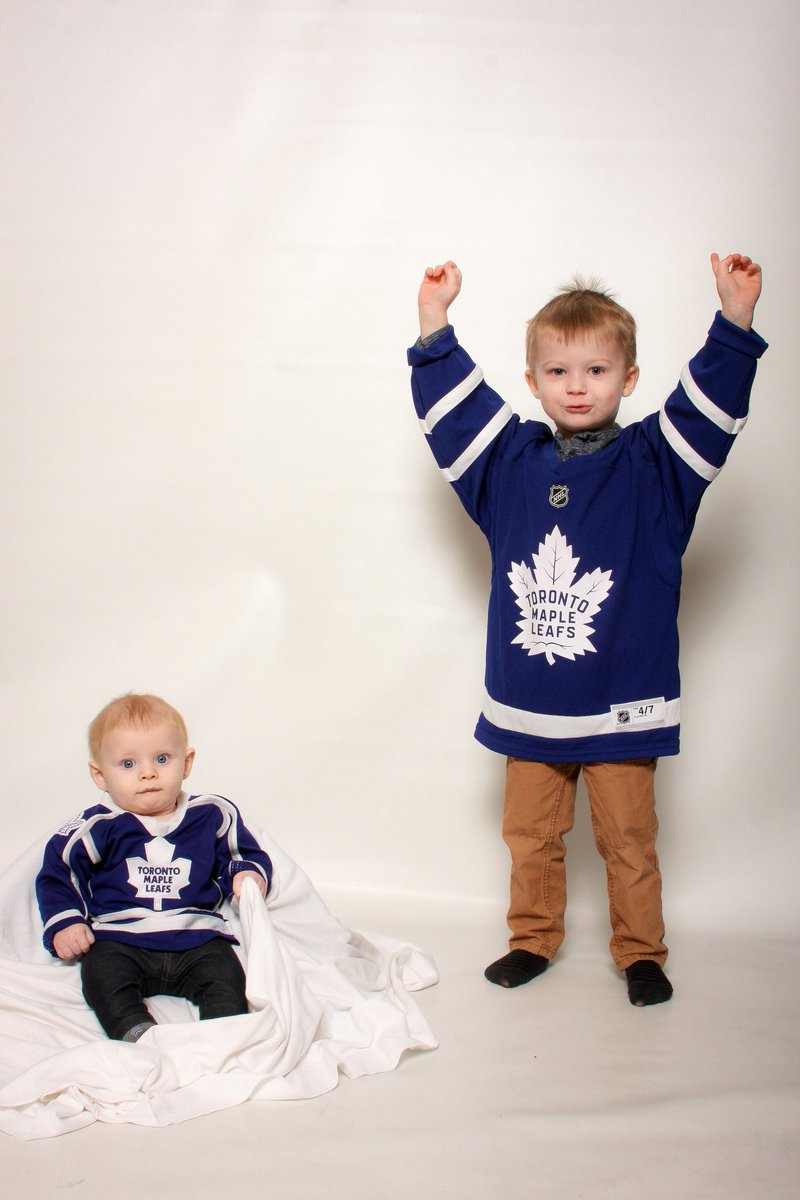 roefy's tweet photo. @TheFordFANatic Favourite logo is the ones my boys wear 😍   GOAL! #goleafsgo #Fordfanatic https://t.co/ksAT8Npu9H