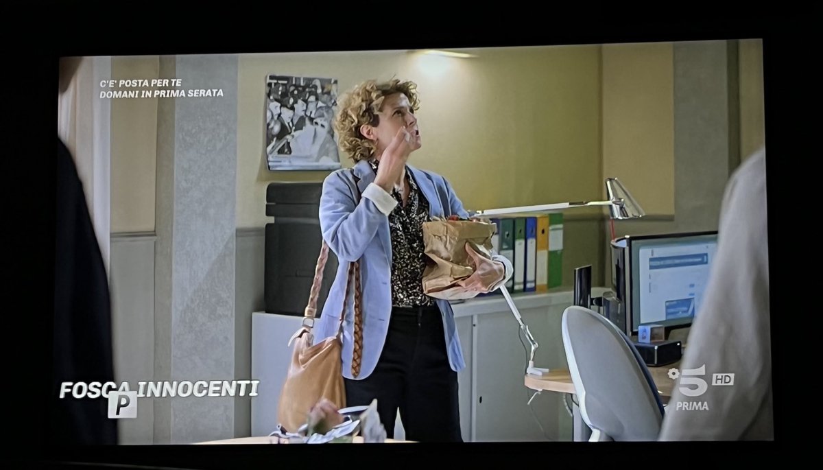 SaCe86's tweet photo. Vento di maestrale 😂✈️ #FoscaInnocenti https://t.co/vCpF72I5oO
