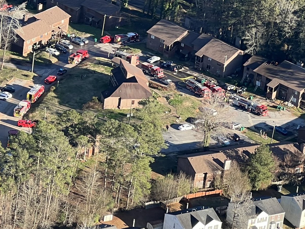 Dekalb Co Fire Dept on scene of an Apt fire on Blazing Pine Path in Decatur off of Waldrop Rd. <a href="/DCFRpubaffairs/">DeKalb County Fire Rescue</a> #BreakingNews @cbs46