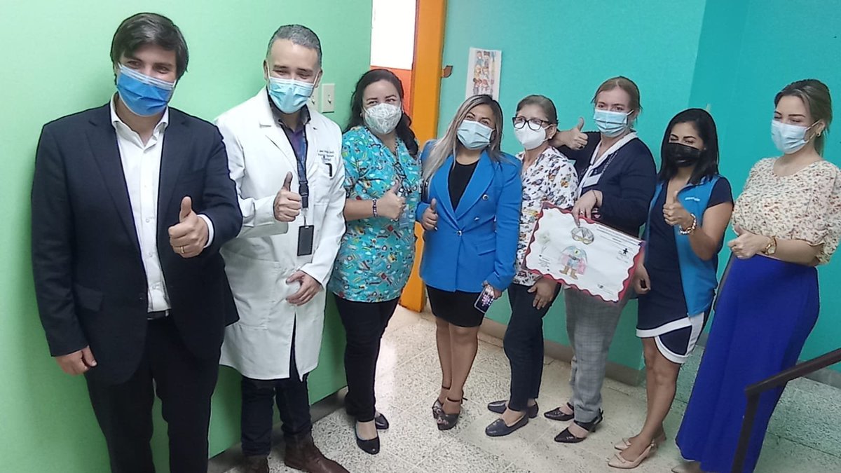 EducacionZ8_Ec's tweet photo. ¡La educación es un derecho! A través del programa #AulasHospitalarias se garantiza el acceso, aprendizaje y permanencia en el sistema educativo de los niños y adolescentes que se encuentran hospitalizados.

#TodosPorLaEducación https://t.co/EqTlLAoIhn