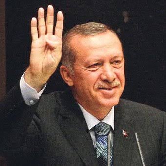 klchakan41's tweet photo. Genel Başkanımız,saygıdeğer Cumhurbaşkanımız , ümmetin,milletin umudu ,duası👏 @RTErdogan  #iyikidoğdunreis https://t.co/q9i5zfGIRU